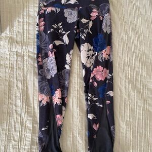 Old Navy Navy Leggings with Pink and White Floral Print